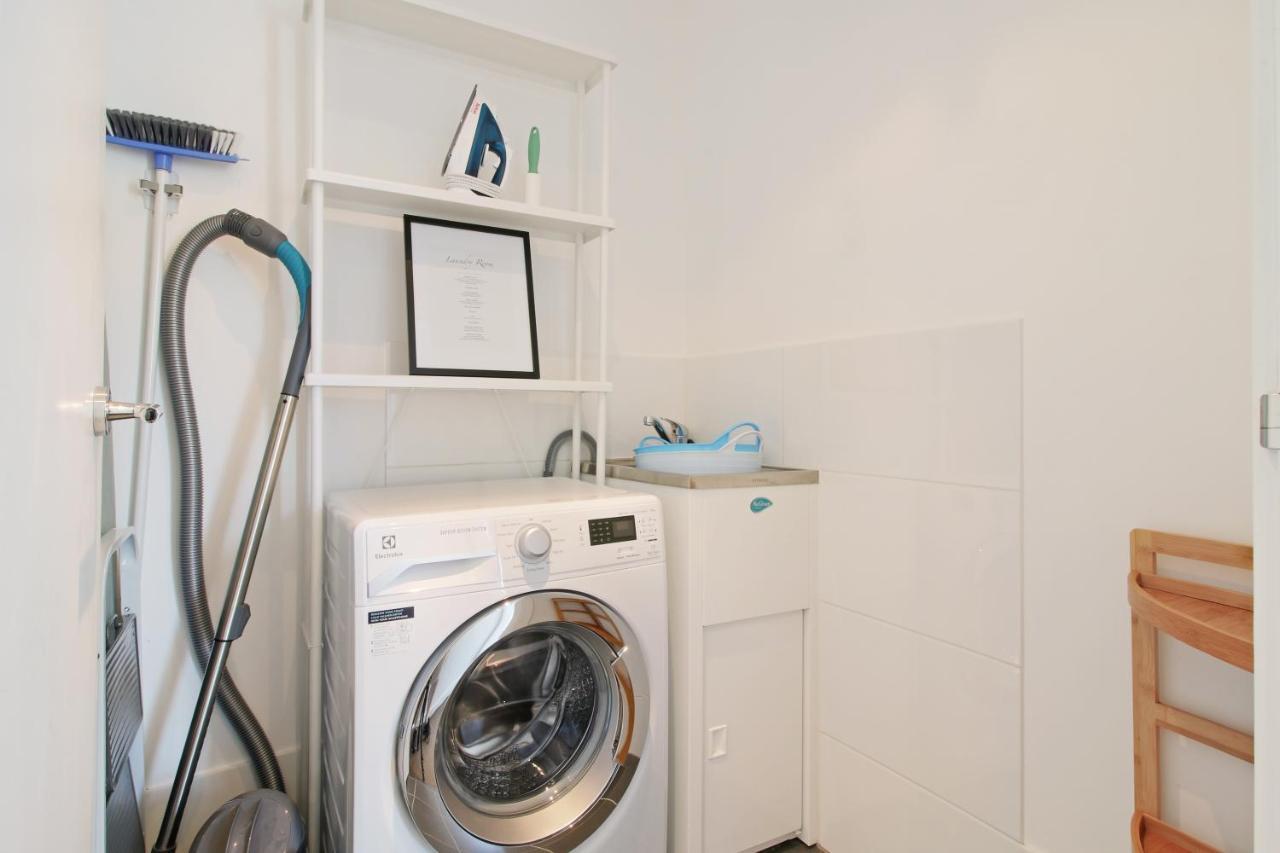 Lux 2Br Apt On Hindmarsh Sq-Pool-Gym-Sauna-Parking Adelaide Exterior photo
